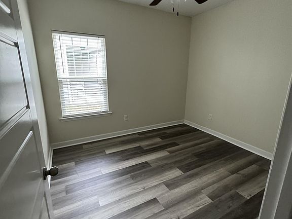 4th image of 6733 Wisteria Dr