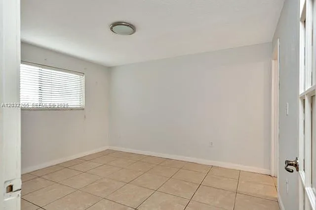 2735 W 52nd St #402 — Photo 10