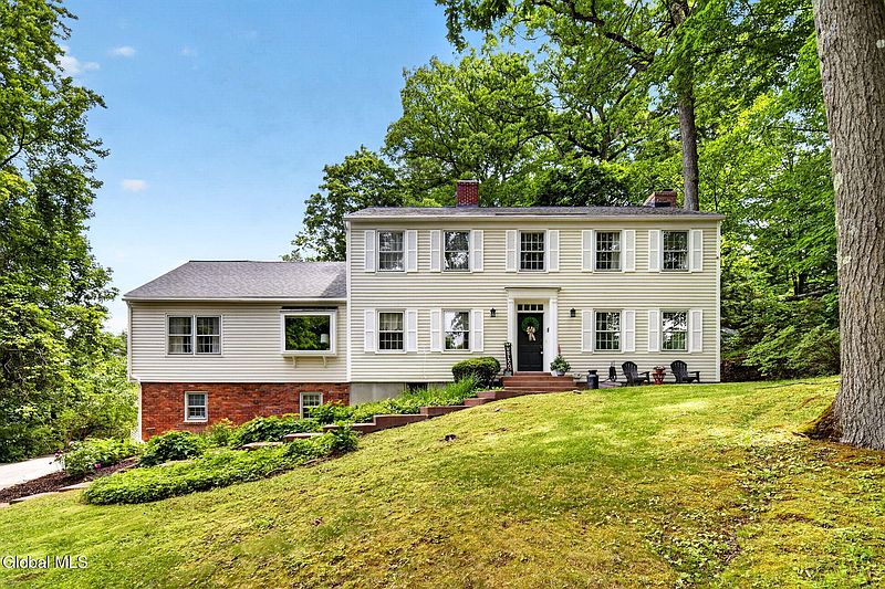 2nd image of 1376 Ruffner Court