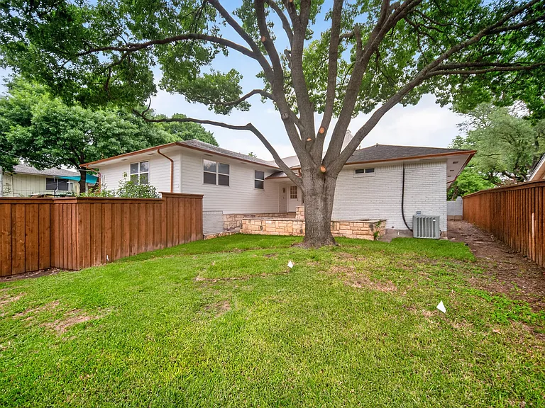 9660 Timberleaf Dr — Photo 36