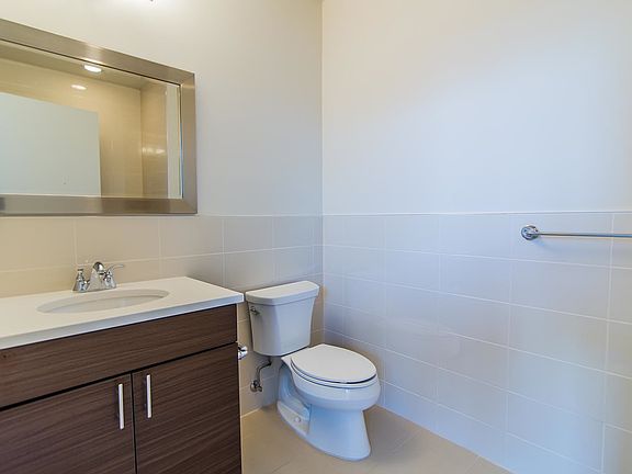 4th image of 138 Oakland Ave #2S