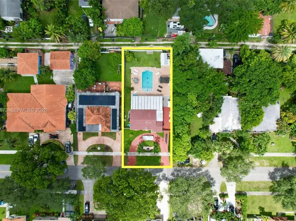 556 La Villa Dr, Miami Springs, FL 33166