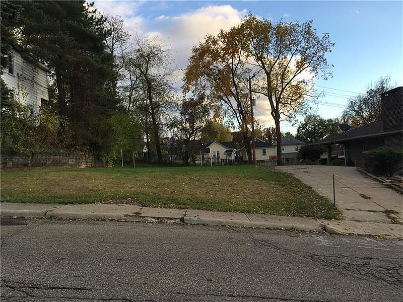 1st image of 172 Esther Ave