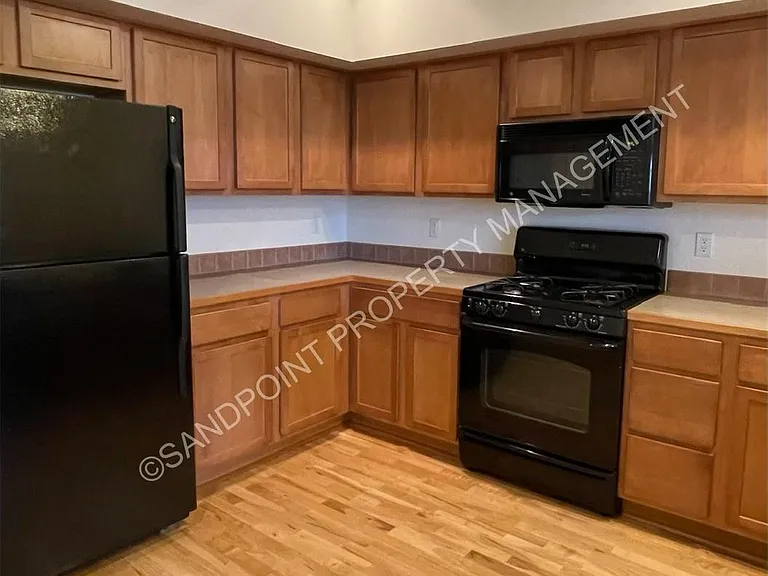 1602 Pine St #10 — Photo 12