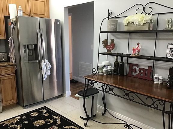 5th image of 10682 SE 179th Ln