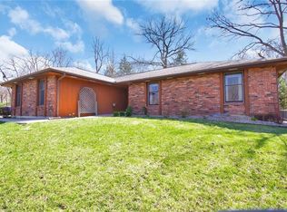 7125 NW Lingley Dr, Parkville, MO 64152