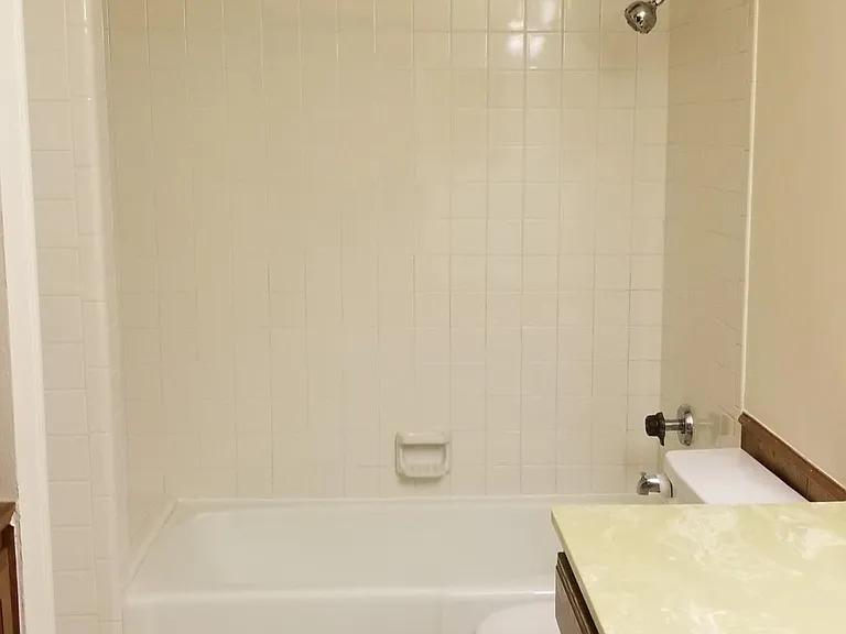 624 Cleveland St — Photo 9