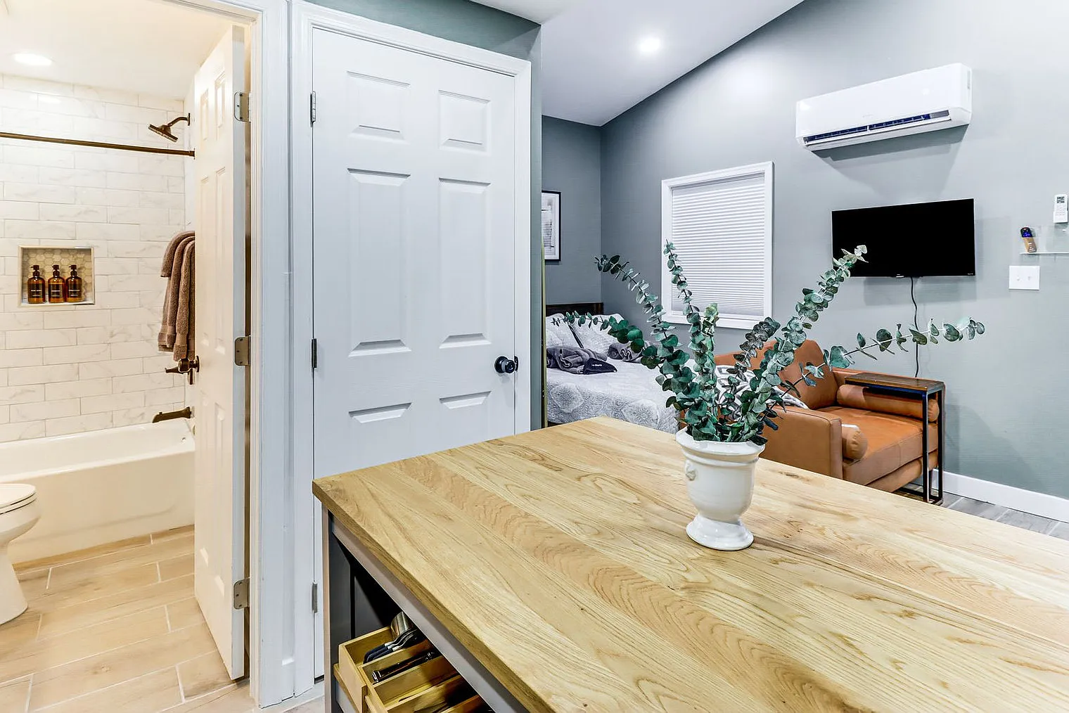 Studio, 1.0 bath, 441 sqft, $3,009 — Photo 1