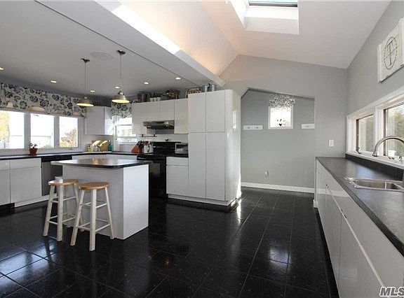 4th image of 2 Linwood Pl