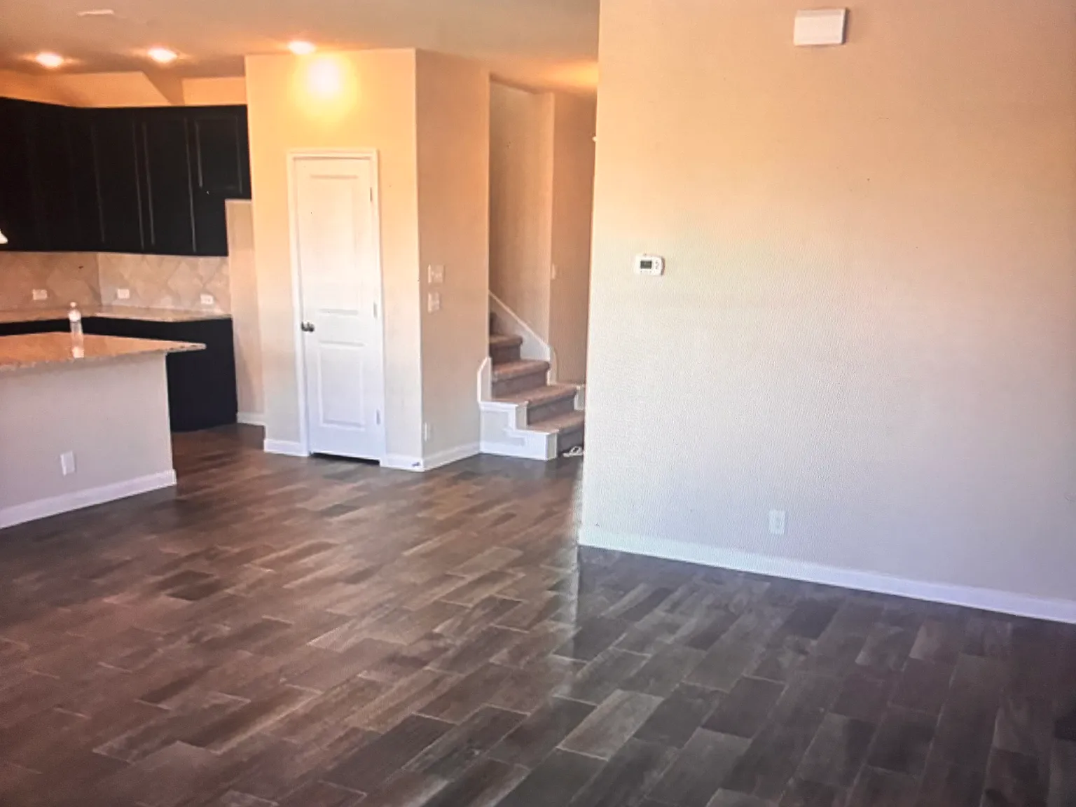 4 bed, 2669 sqft, $2,000 — Photo 2