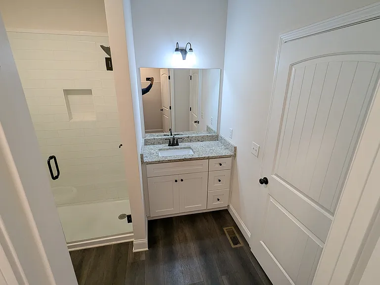 214 Evans St — Photo 11