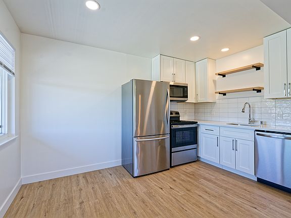 3rd image of 2174 Royal Dr #9