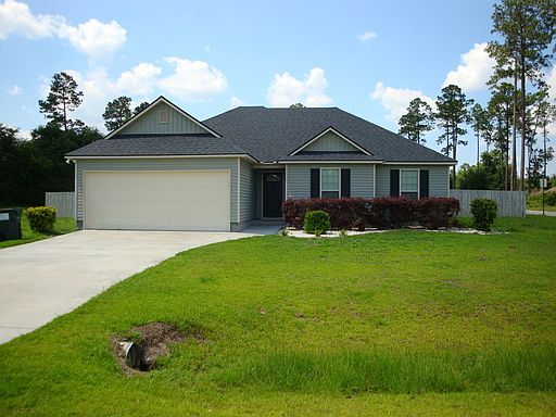 1st image of 17 Palmetto Pines Ln