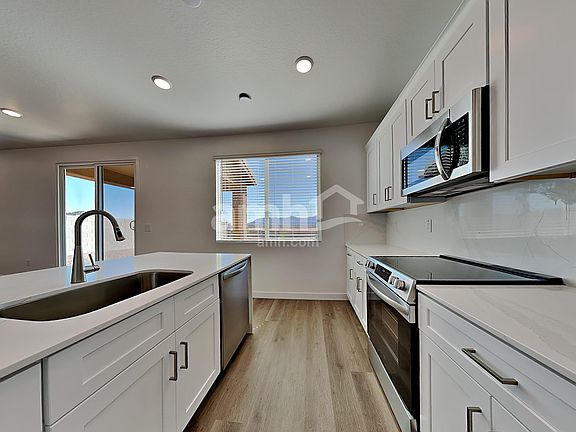 4th image of 9747 W Parkway Dr