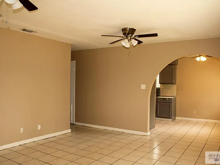 15 Corine Cir — Photo 4