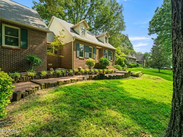 2812 Century Dr, Maryville, TN 37803