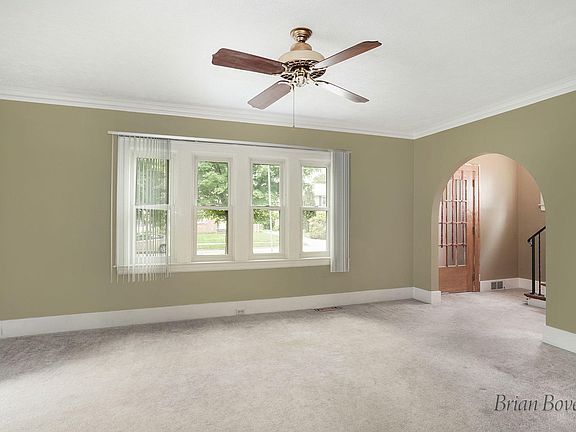 2nd image of 2720 Oakwood Ave NE