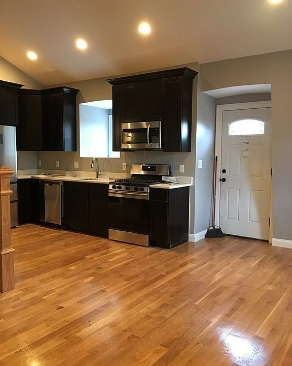 1st image of 17 Alpine St #2