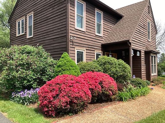 Beautiful, flowering landscaping