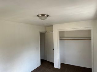 212 16th St #D, Silvis, IL 61282