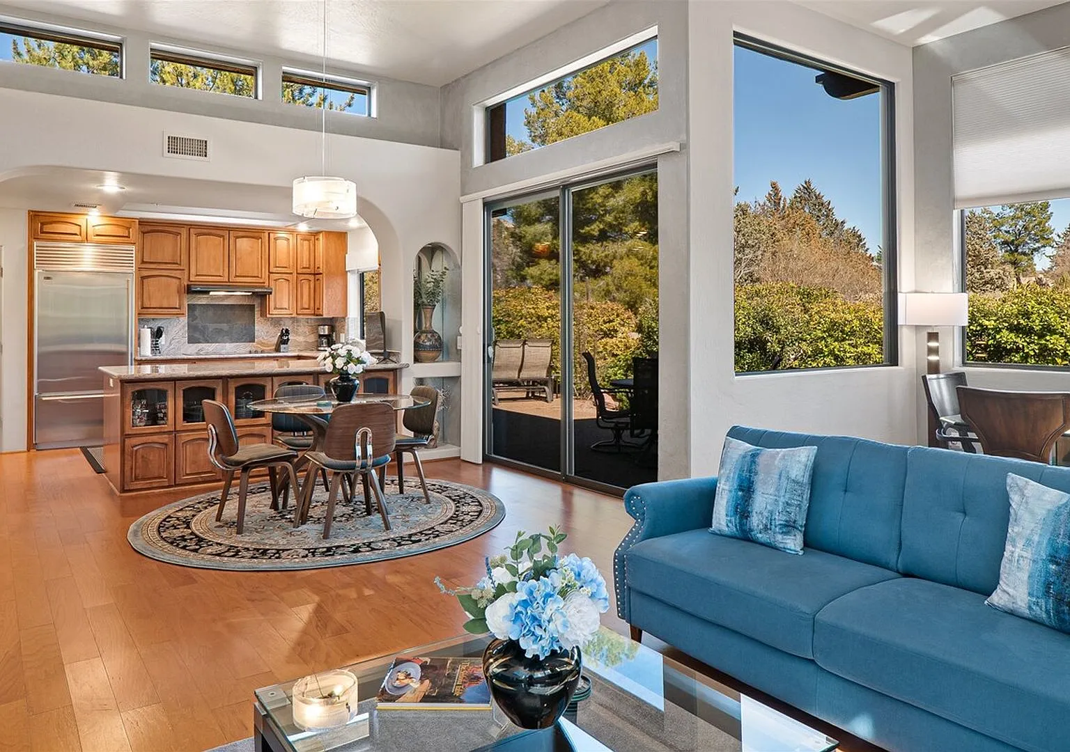 Lux 2-King Suite Luxury Townhome! Pool + Hot Tub! — Photo 3