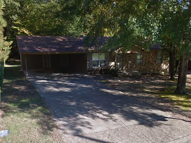 423 Woodland St — Photo 6