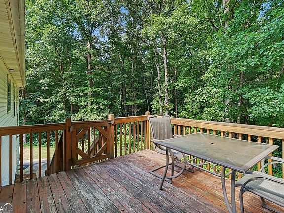 5th image of 437 Tanner Farm Dr