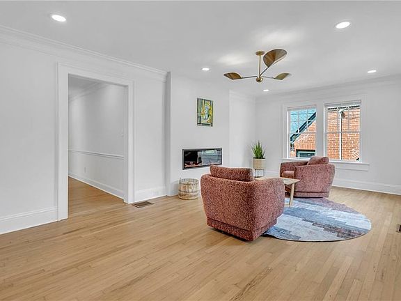 4th image of 1004 Westmoor Dr NW