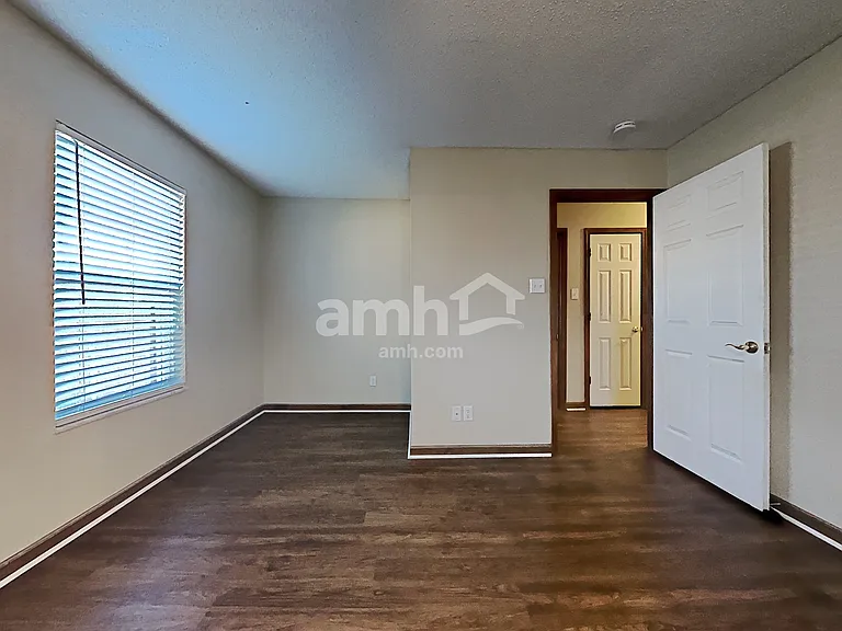 2303 Sir Edward Ln — Photo 14
