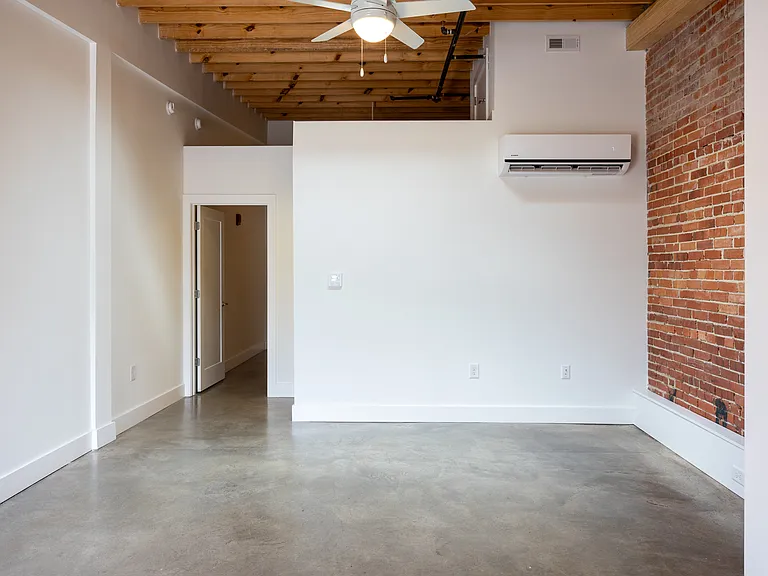 Overton Lofts — Photo 25