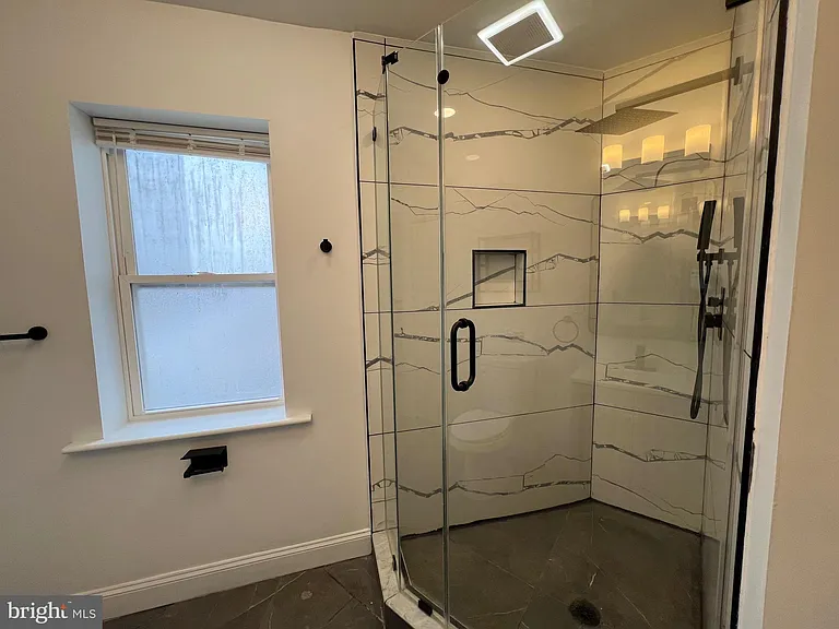 2145 Elkins Ave #B — Photo 15