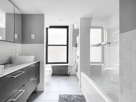 4th image of 179 Sullivan St #3B