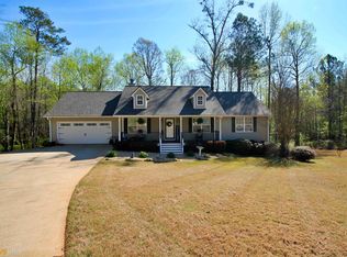 215 Grove Pointe Dr, Locust Grove, GA 30248