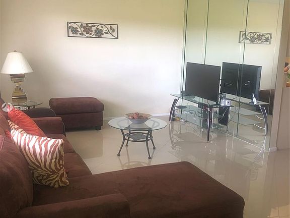 2nd image of 3405 Bimini Ln APT J4