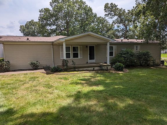 2nd image of 105 White Oak Cir