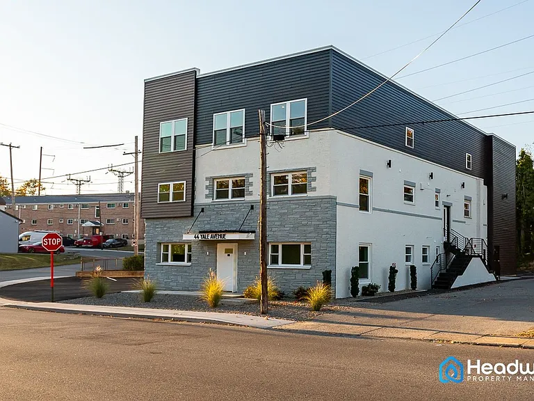 44 Yale Ave — Photo 17