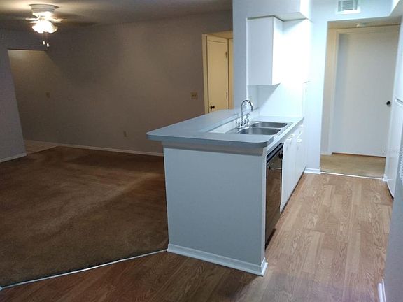4th image of 1606 Columbia Arms Cir Unit 123