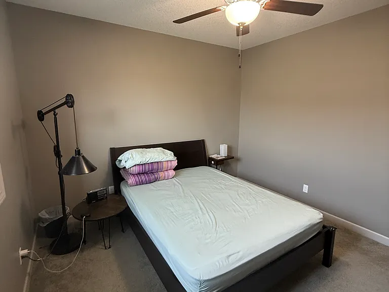 921 Silver Rain Rd — Photo 30