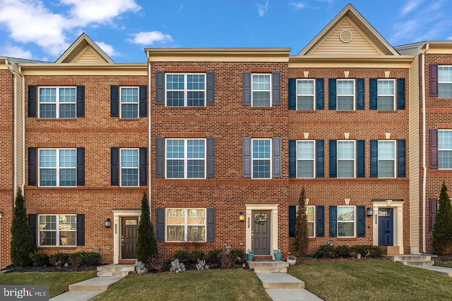 3 bed, 2.5 bath, 2000 sqft, $2,850 — Photo 1