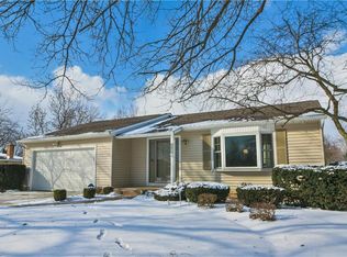 1033 Hampton Dr, Macedonia, OH 44056