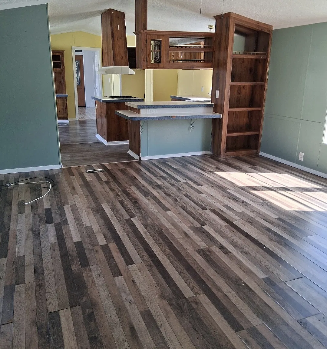 3 bed, 1000 sqft, $1,200 — Photo 1