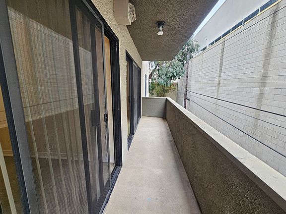 4th image of 2121 Beloit Ave APT 204