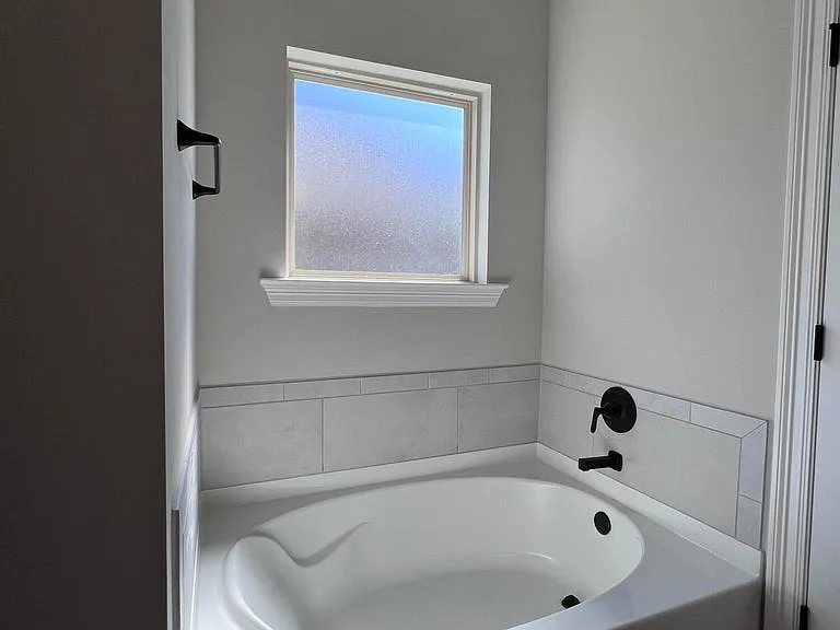 222 Weaver Way — Photo 5