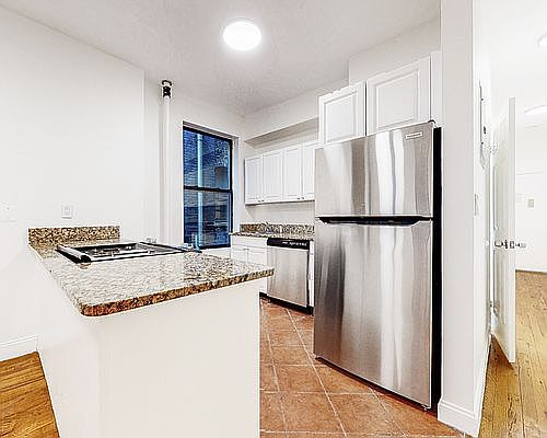 3rd image of 174 W 141st St #Ff
