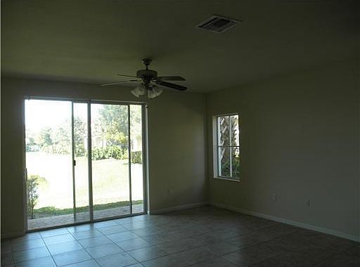 3rd image of 2554 SW 82nd Ave
