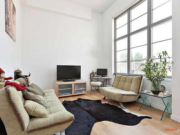 5th image of 2728 Thomson Ave Unit 605