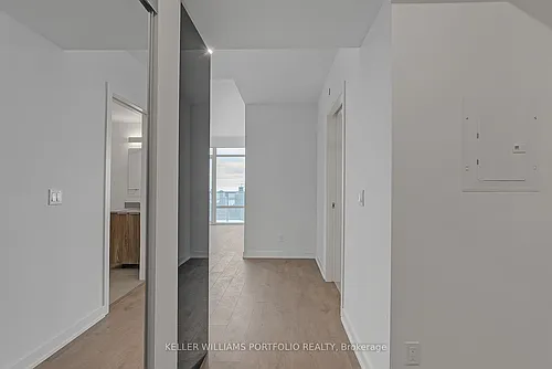 501 Yonge St #5209 Photo 1
