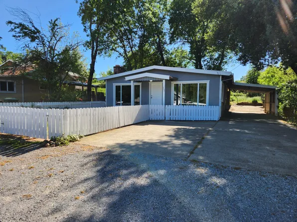 2048 Grand Coulee Blvd, Shasta Lake, CA 96019