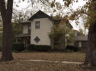918 Dearborn St, Baldwin City, KS 66006