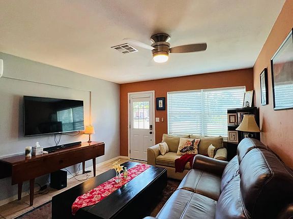 2nd image of 1836 Collier Ave